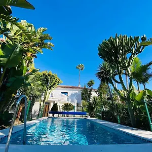 With Tropical Garden And Sea Water Pool Apartment